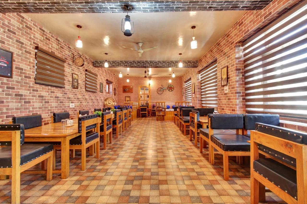 Super Oyo Capital O 91600 The Village Classic Hotel And Restaurant Srīnagar Exterior foto